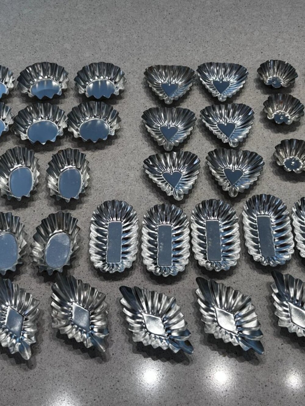 Vintage Fluted Metal Tart / Cookie Baking Molds – Lot of 32 (Assorted Shapes)